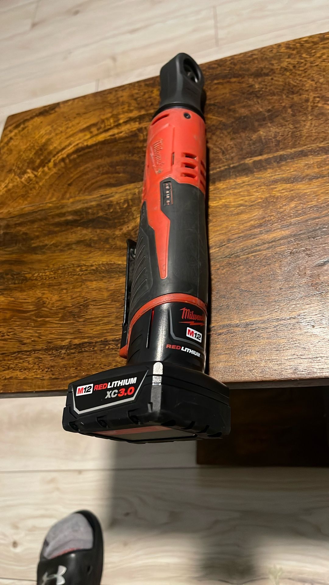 Milwaukee 3/8 Speed Ratchet & 3.0 Battery