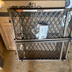 Wide Pet Gate / Baby Gate - Fits Openings 26” - 42”