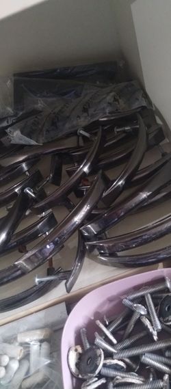Cabinet door handle