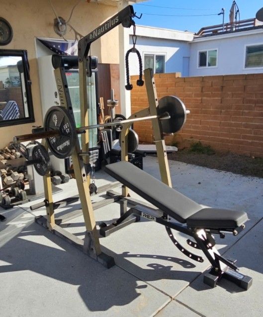 NAUTILUS bench Press, Squat rack & cable Pull.