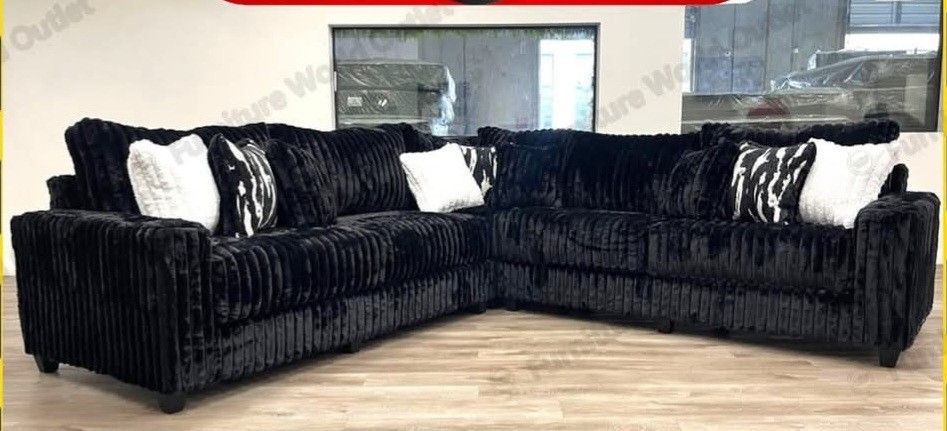 Black Sectional, Seccional, Couch