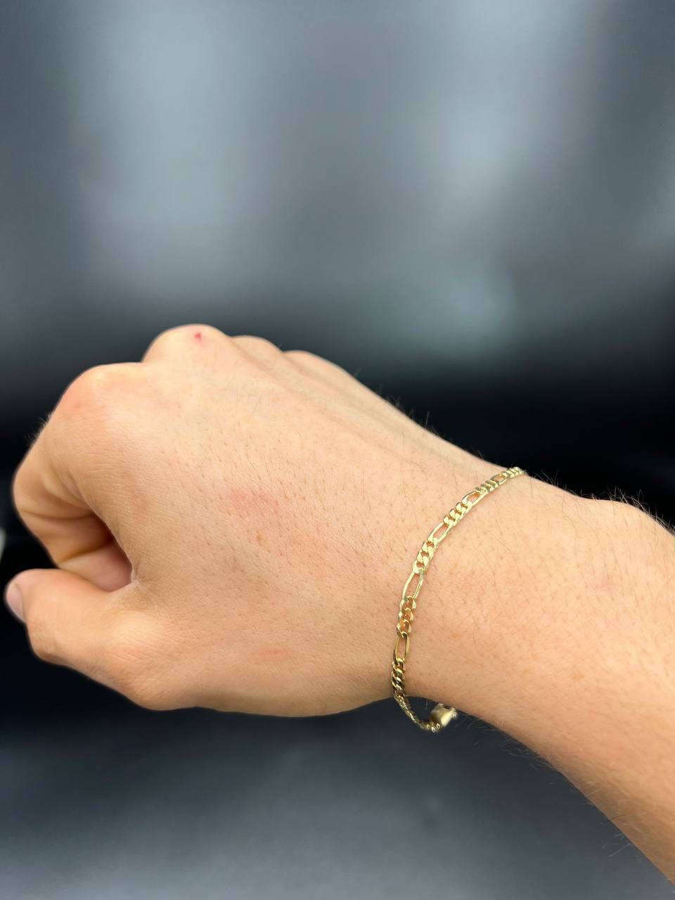 14k yellow gold solid Figaro style 8.5 inches bracelet 3.8 grams