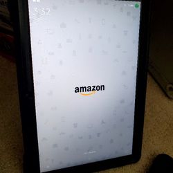 Amazon Fire 10" 32 GB With Case