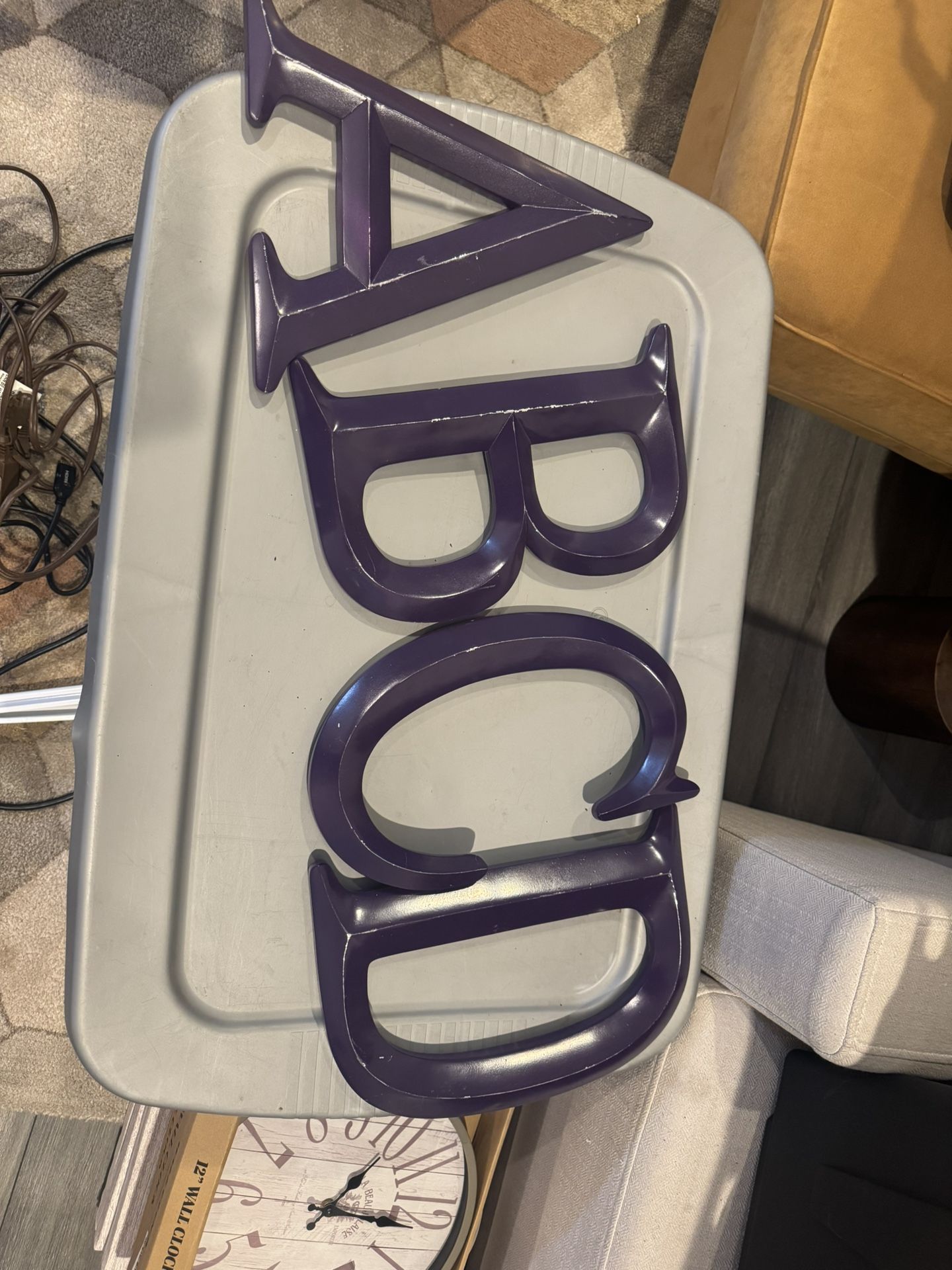 Hanging Letters