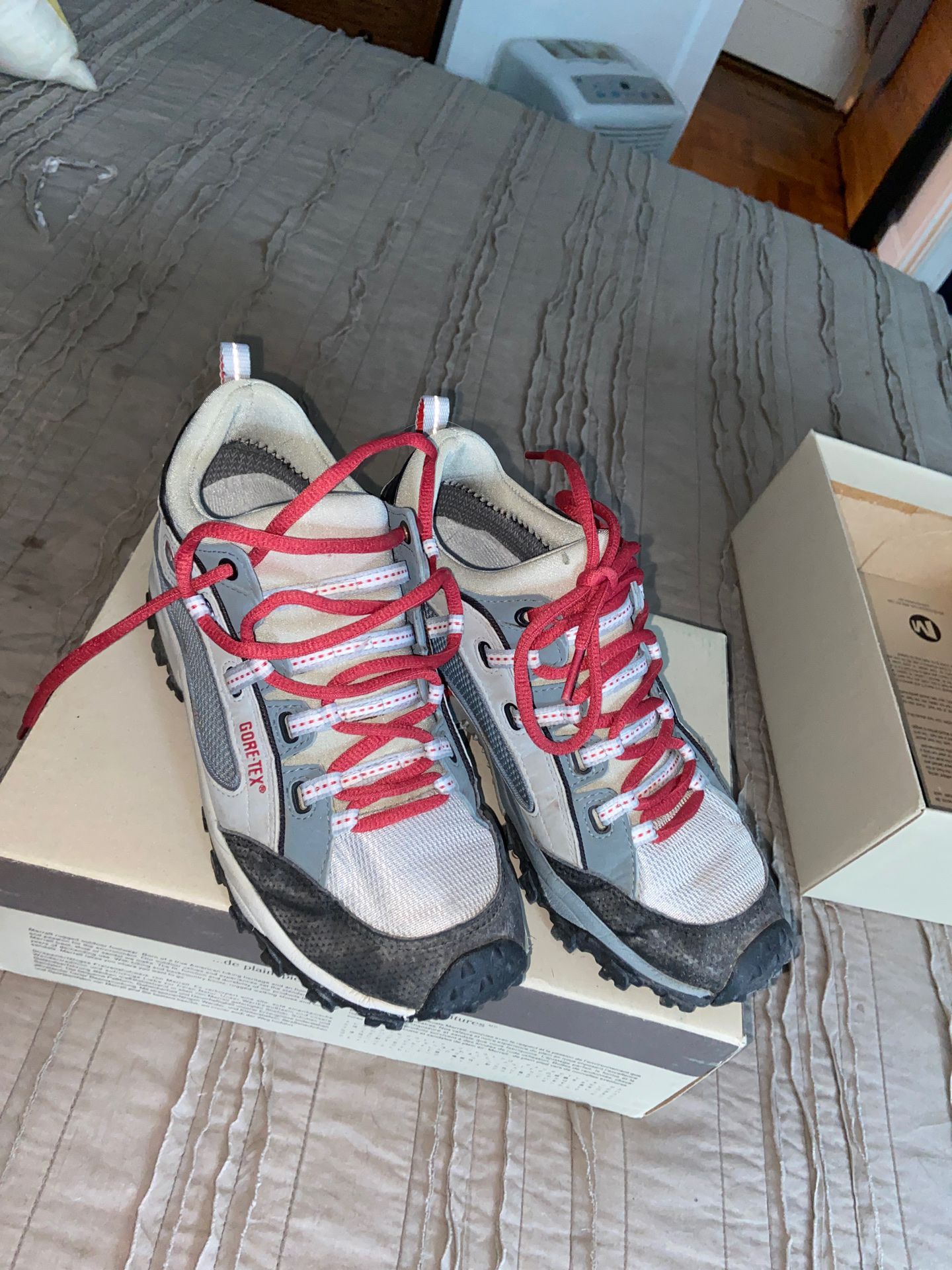 Merrill GoreTex hiking sneakers Size 7