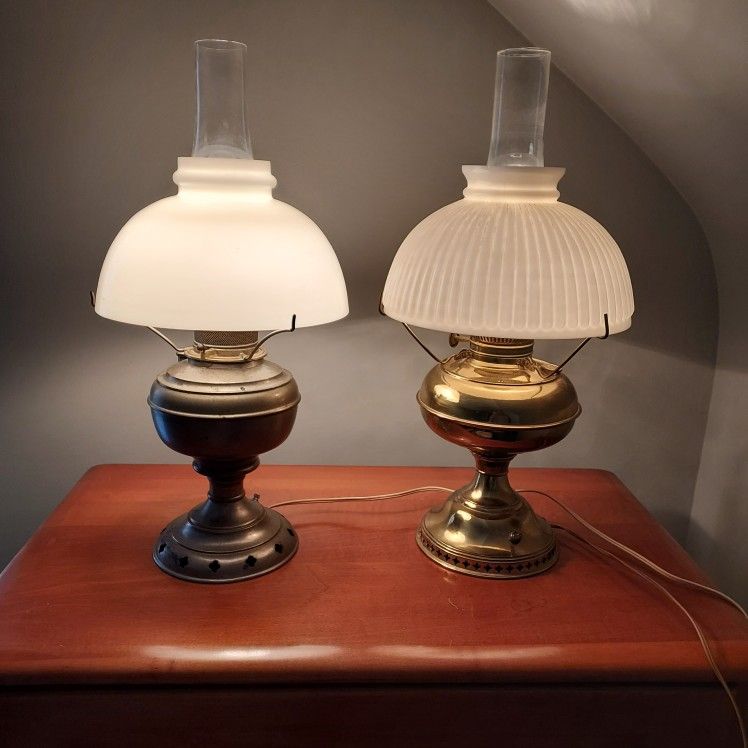 2 Antique Aladdin Lamps