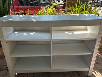 TV stand/bookshelf