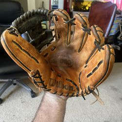 Wilson A2000 Baseball Glove- Righty Right Handed Thrower RHT Rough Condition Pro Stock 1786 Leather 11.5” 17ss