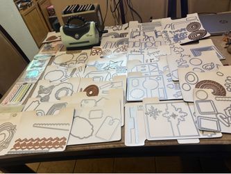 Sizzix Purse And 32 Magnetic Sheets