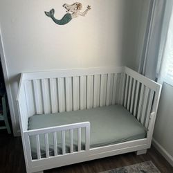 3 In 1 Convertible Baby Crib