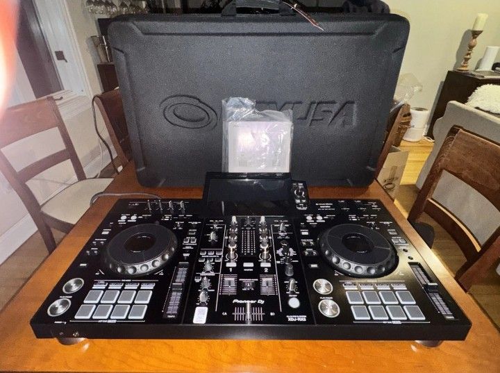 XDJ/RX3 + Streamline/Carrying Case With/Box and/Tags