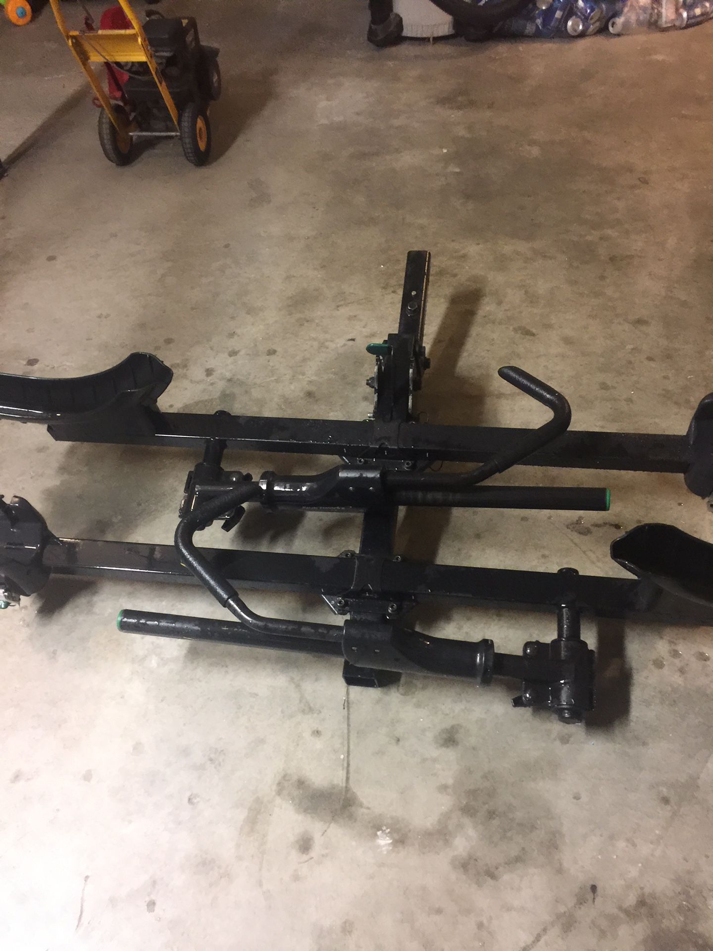 Sportworks t2 bike rack. Up to 4 bikes foldable system