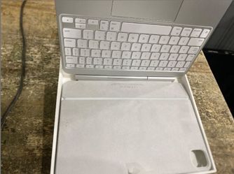 Apple Magic Keyboard iPad Pro 11” M4/M5 A2975 White