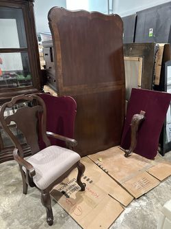 Hutch and table For 6 With Extension Leaves