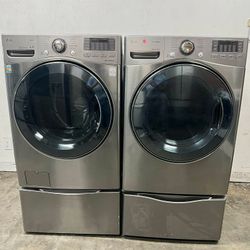 Set Washer And Dryer With Pedestals 