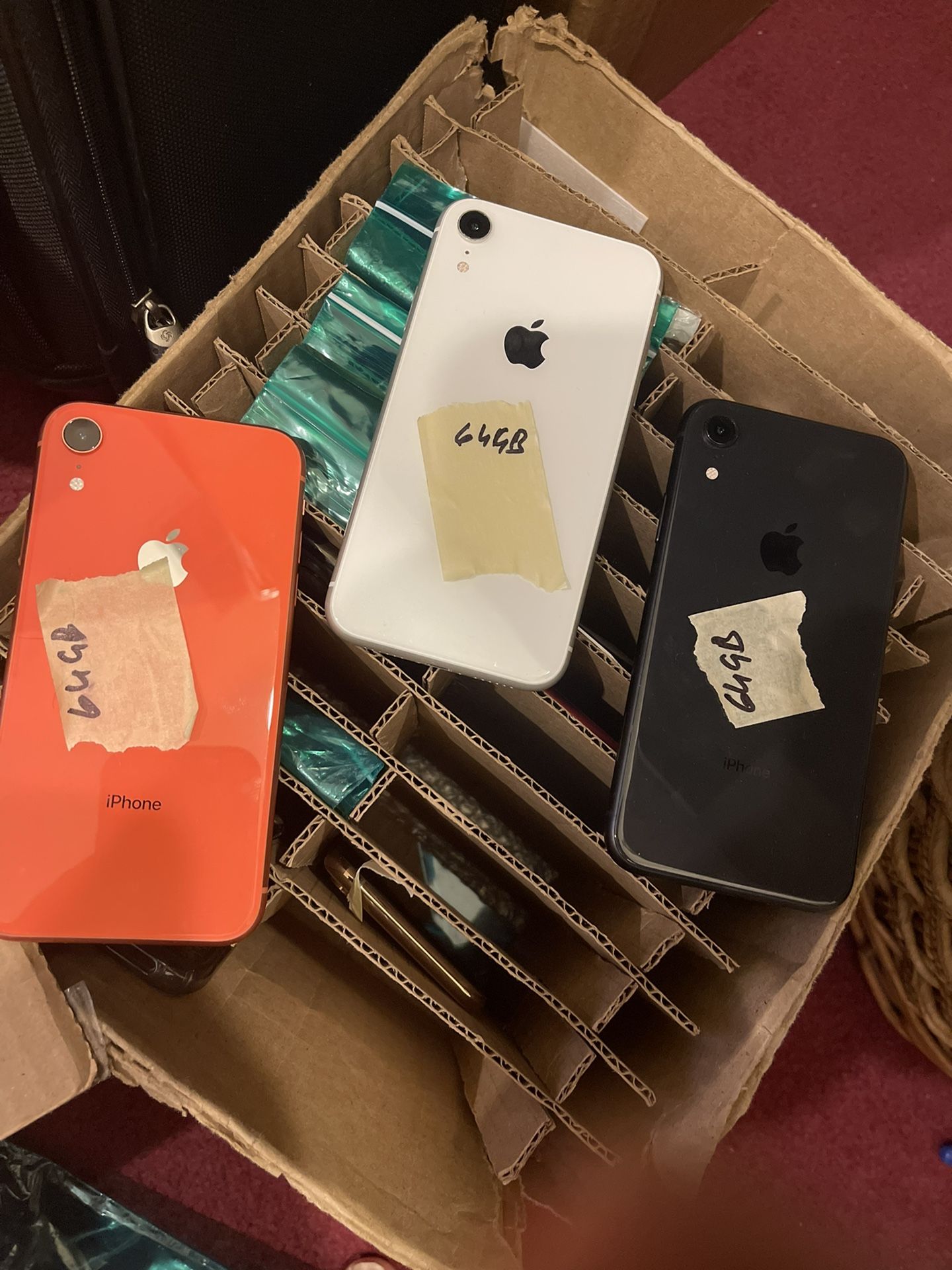 IPHONE XR 64GB UNLOCKED