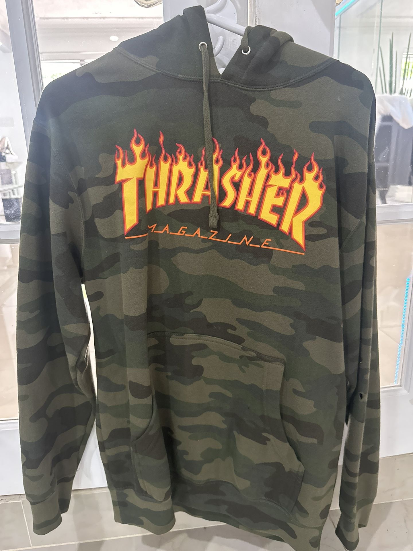 thrasher hoodie read desc