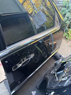 07-14 Cadillac escalate doors and fenders
