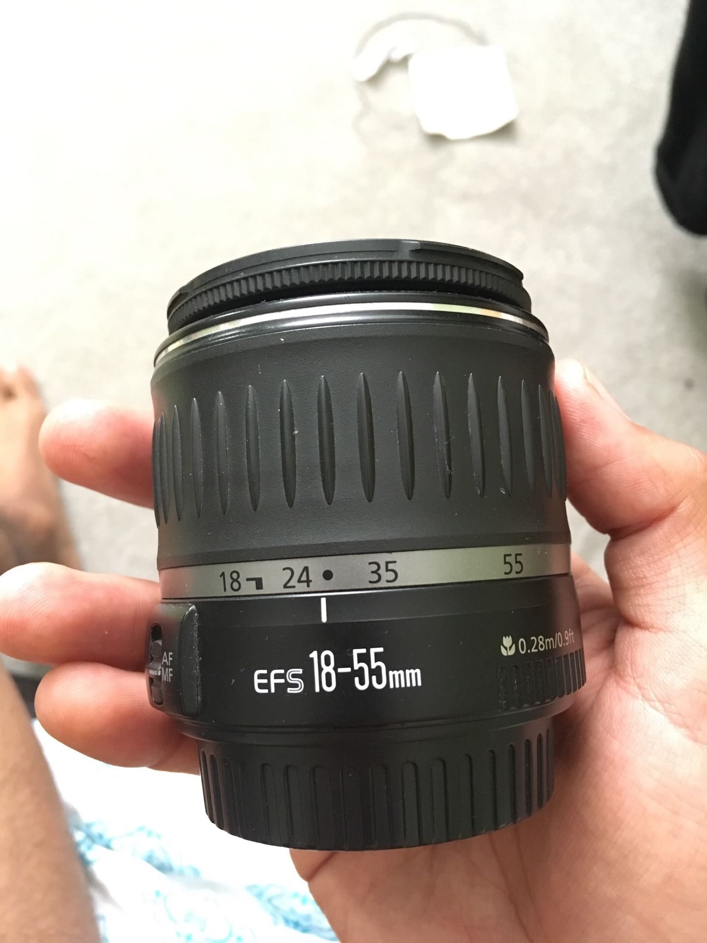 Canon EFS 18-55mm camera lens