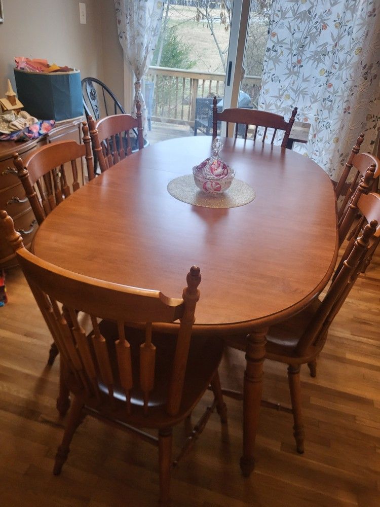 Beautiful Maple Dining Room Kitchen Table With Four Chairs Tell City Chair Company Cattail Colonial