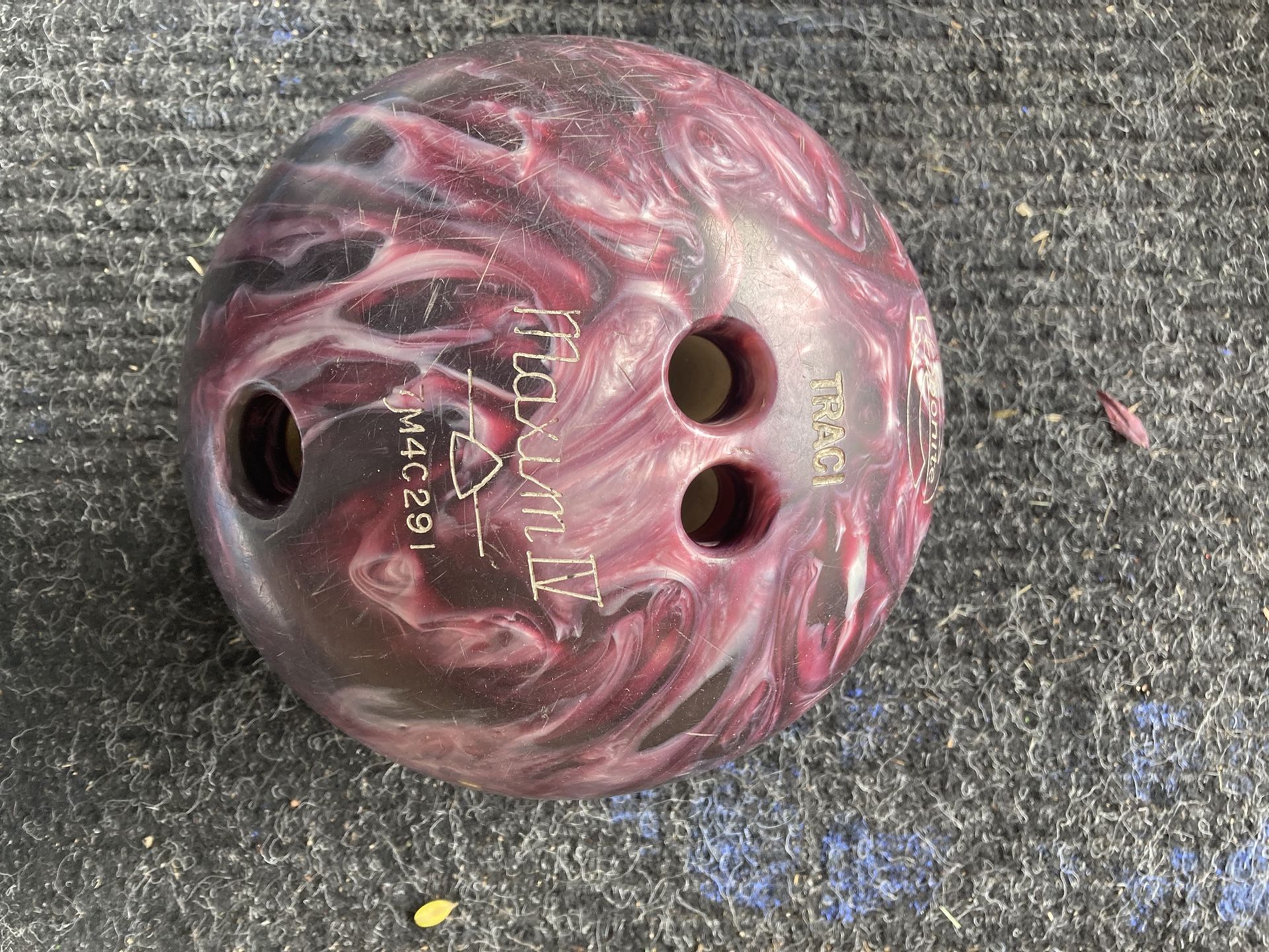 Ebonite Bowling Ball 10-12lbs