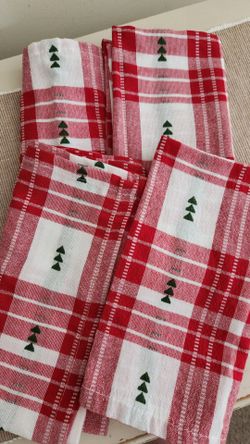 Christmas Table Decorating Napkins