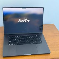 NEW 2024 APPLE MACBOOK PRO 16" INCH M3 PRO 18GB RAM 512GB SSD + CASE