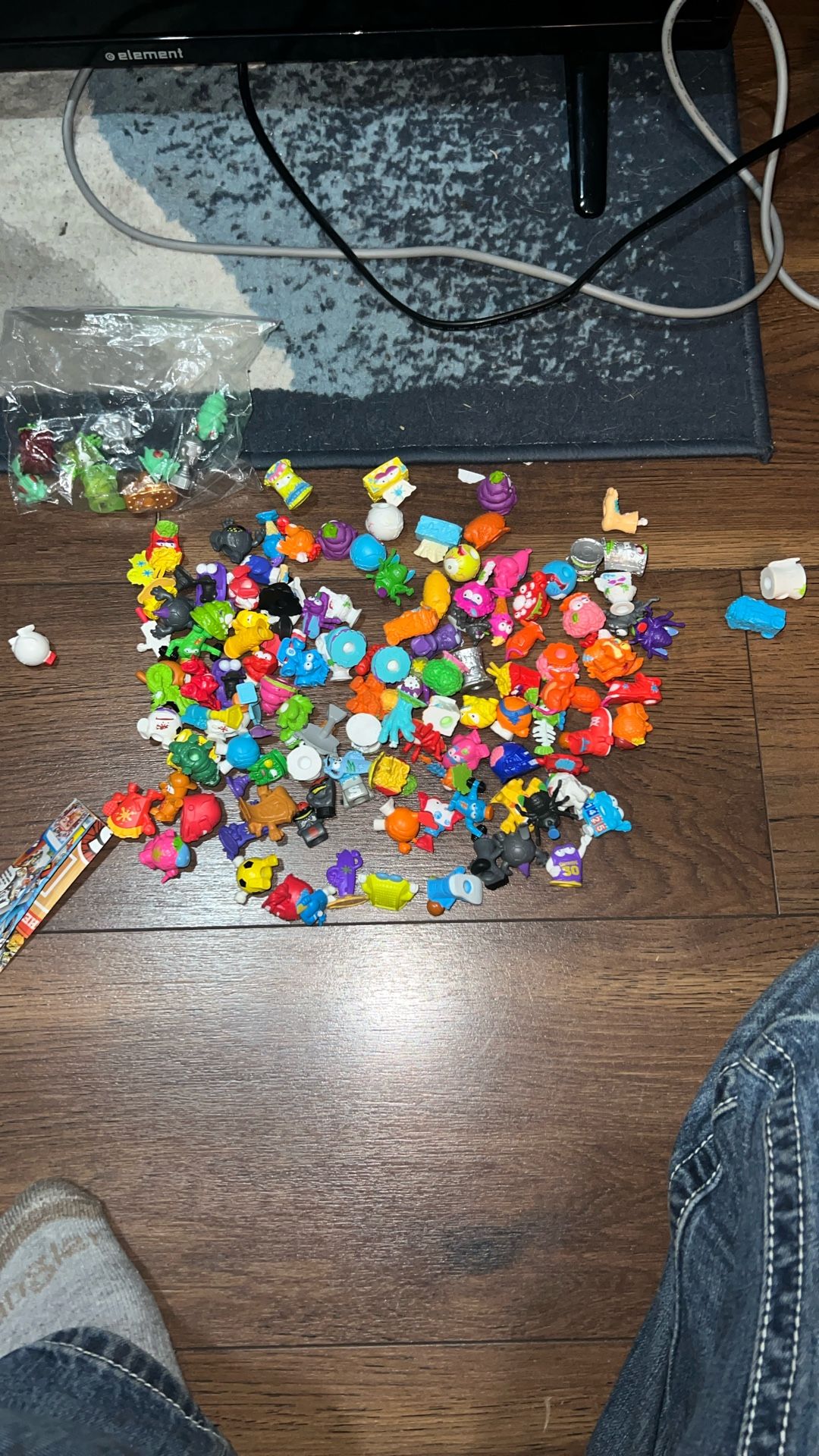 Zuru Smashers Figures