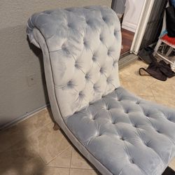 Tufted Roll Back Chair