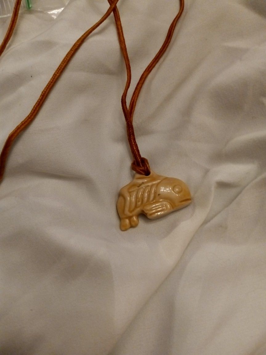 Vintage 1990s Free Willy Necklace