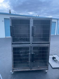 Modular pet cages-half bank on wheels