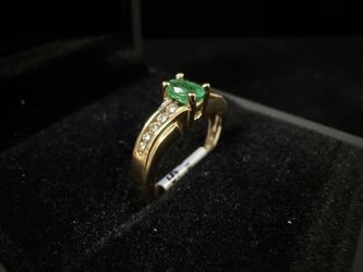 14k 3.4 Gram Lady’s Size 6.75 Emerald & Diamond Ring