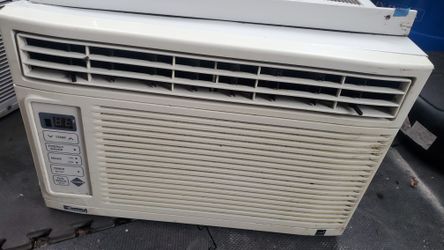 Air Conditioner 5,300 Btus