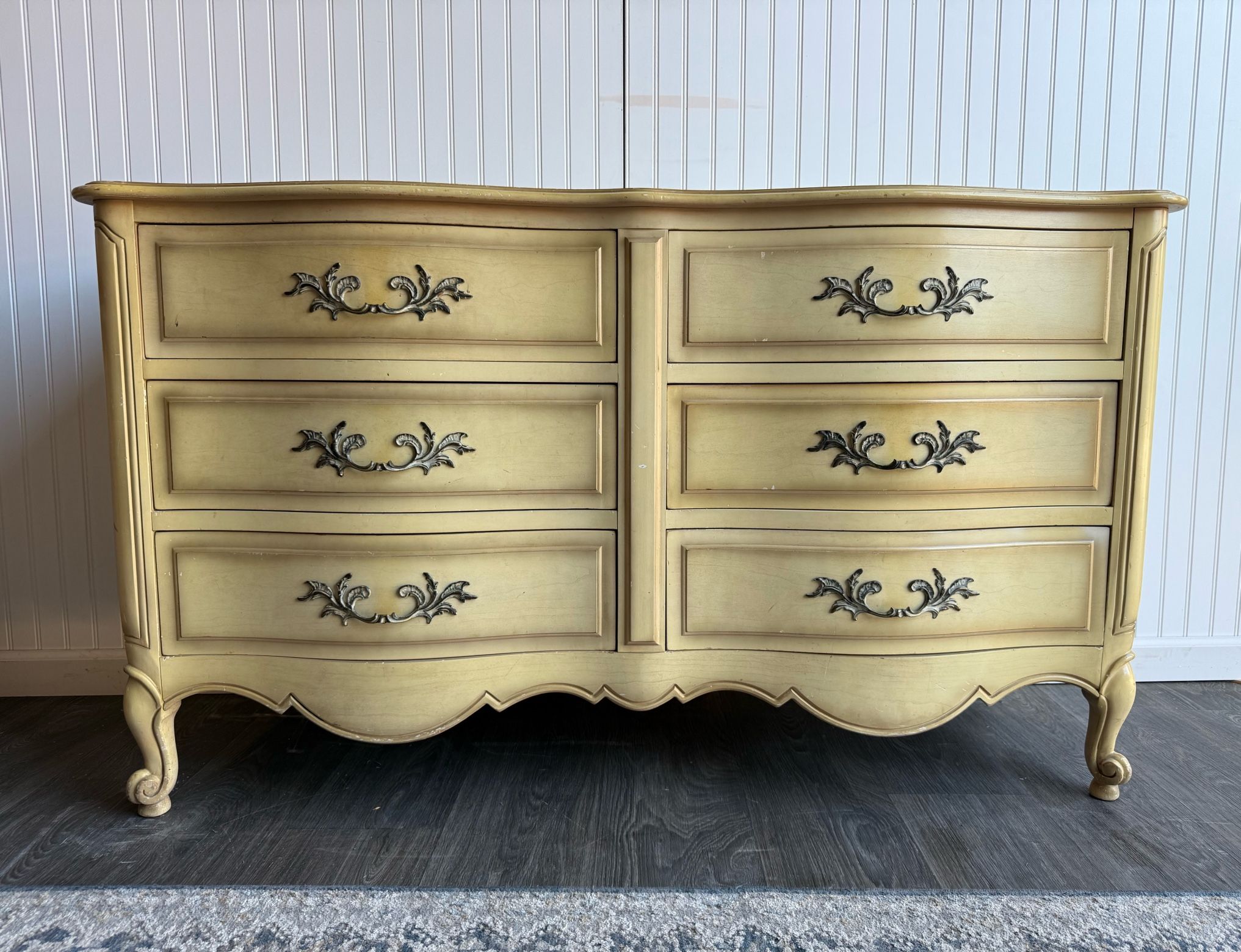 French Dresser