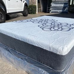 Cal King Bamboo Cool Gel Memory Foam!!