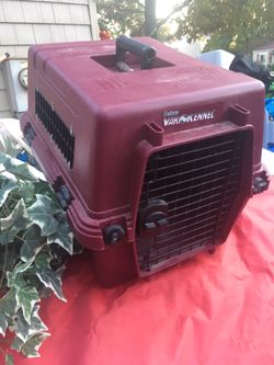 Nice medium pet carrier only $30