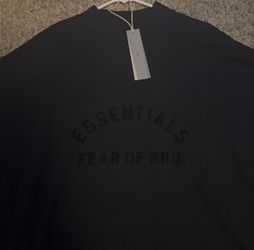 Essetials shirt