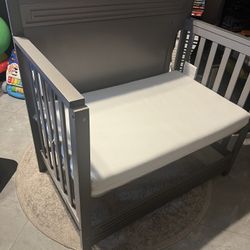 Mini Crib !! Need Gone Asap ! 