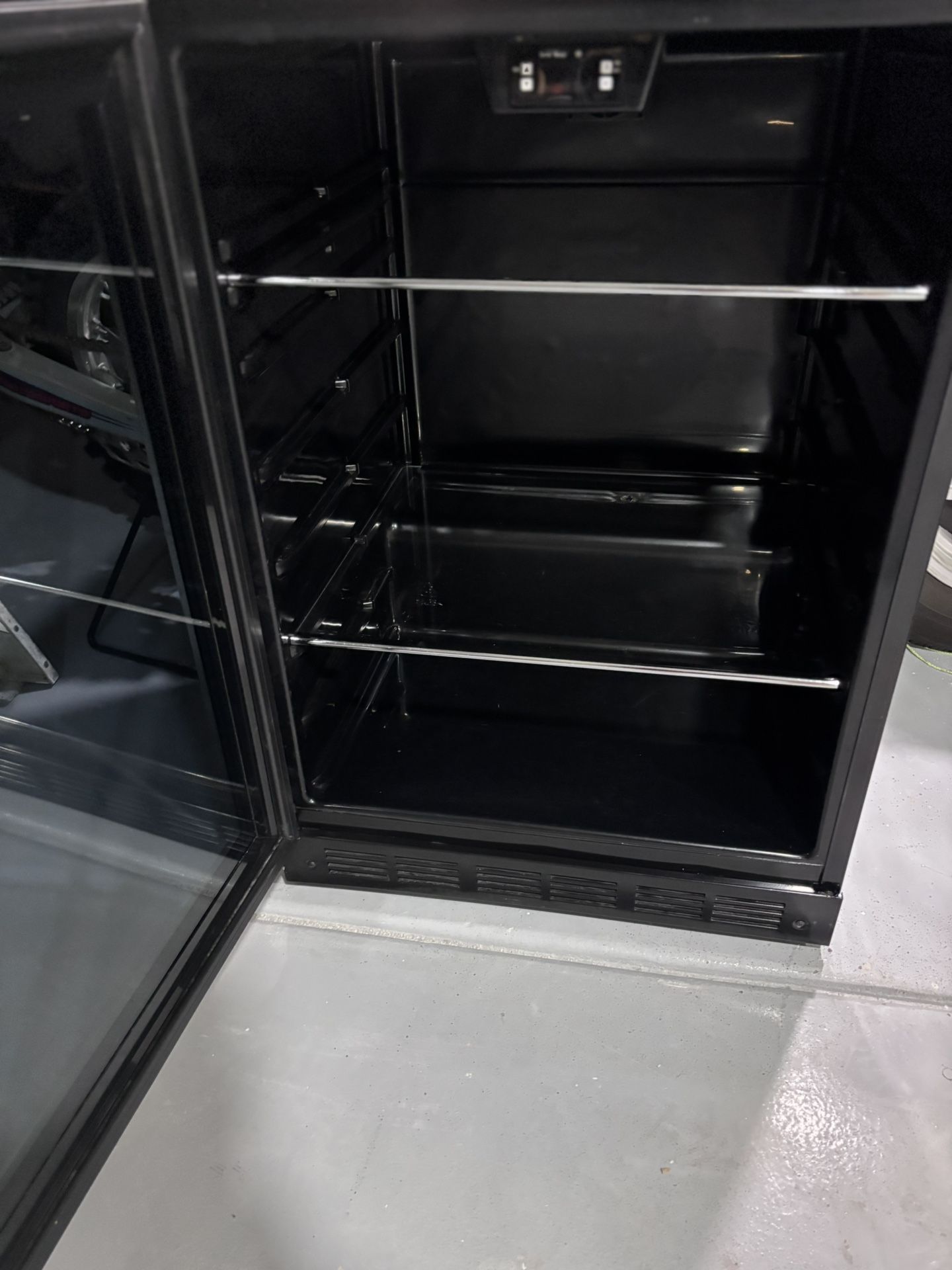 Magic chef Beverage Fridge