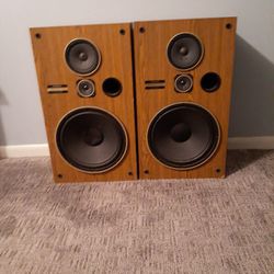 Pioneer Speakers 26 " Tall 15" Wide 12" Deep