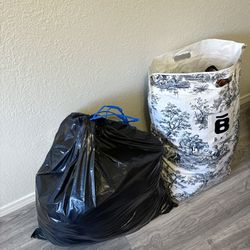 2 big bags of clothes