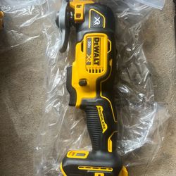 DEWALT 20V MAX XR Cordless Brushless 3-Speed Oscillating Multi-Tool (Model DCS356 …..absolutely new