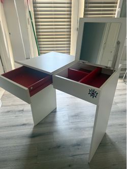 White vanity/ desk