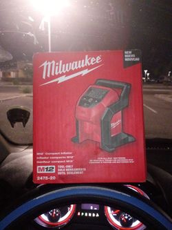 Milwaukee M12 Compact Inflator 2475-20