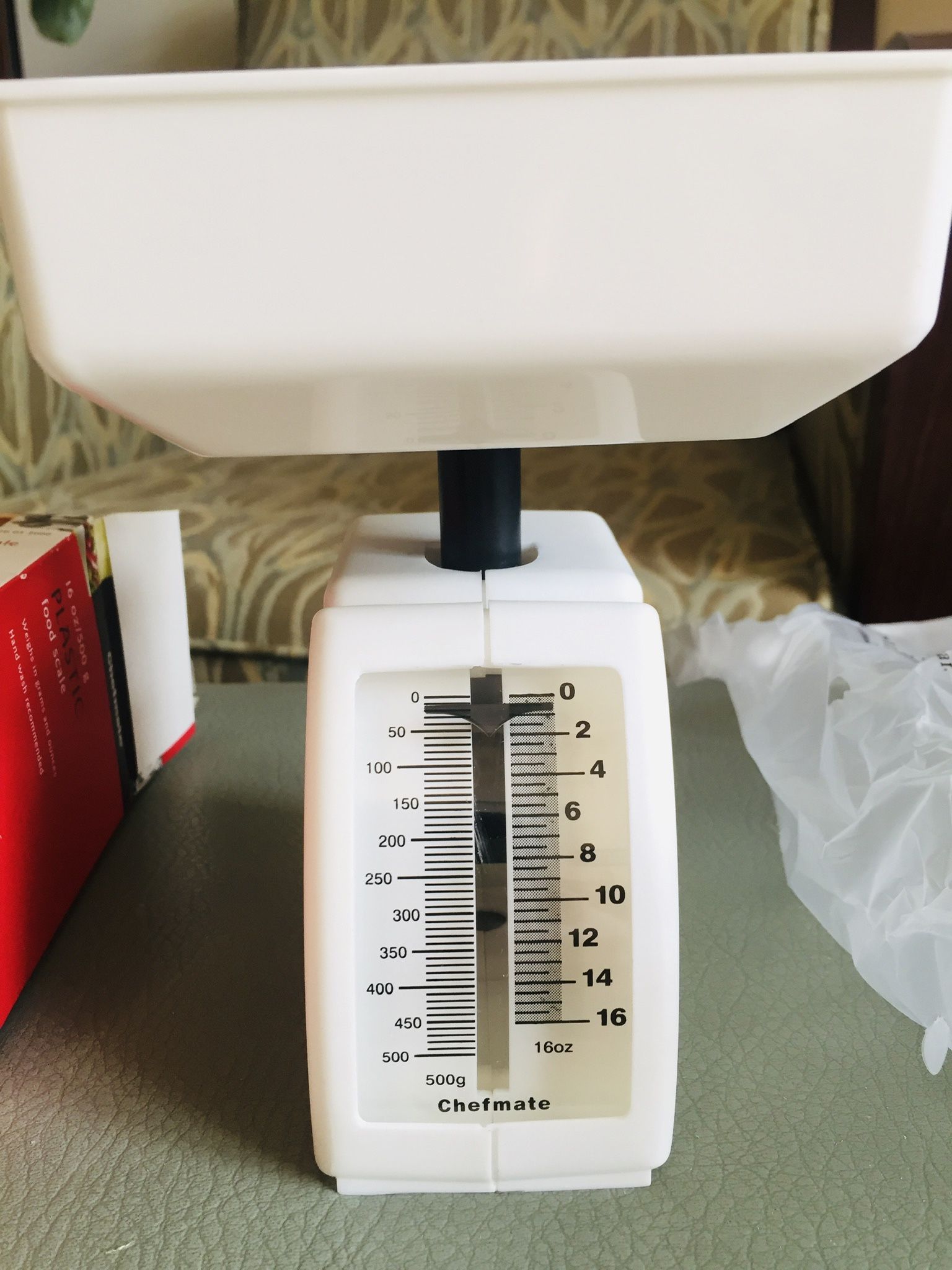 Chefmate Plastic Food Scale. 16oz/500g.  Very efficient device for your kitchen needs. Easy to clean. New. Never used. Still in original packaging.