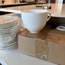 Coffee Cups/saucers Included