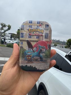 Pokémon Lumiose City Salamance Tin