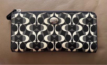 Couch wallet