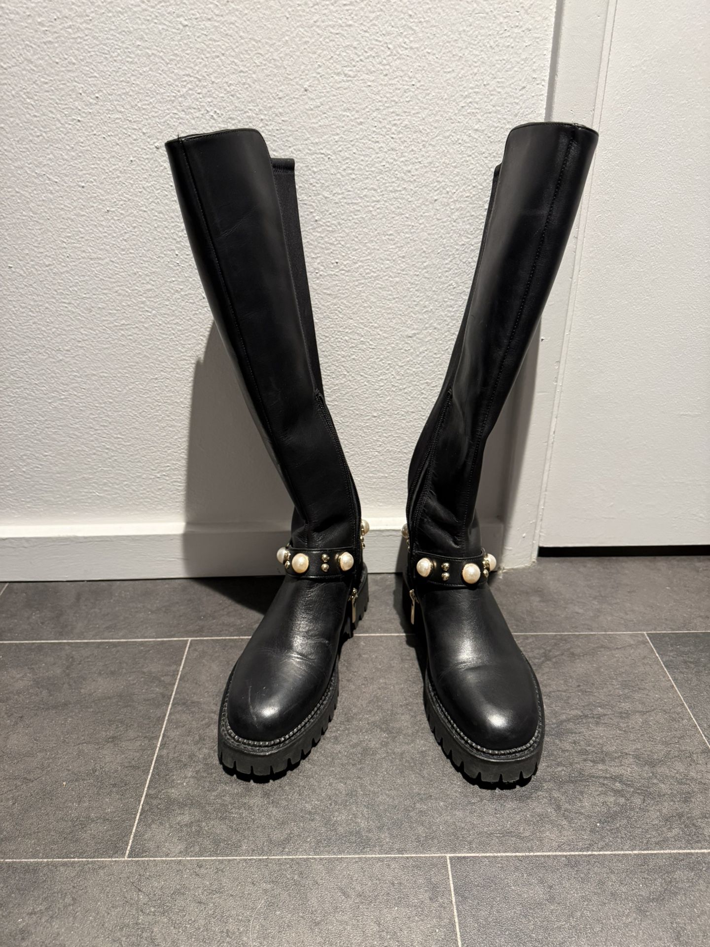 Karl lagerfeld Boots - Size 6.5M