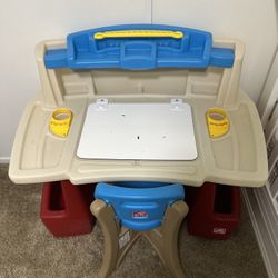 Step2 Deluxe Art Master Desk Plastic Kids Activity Center and Table
